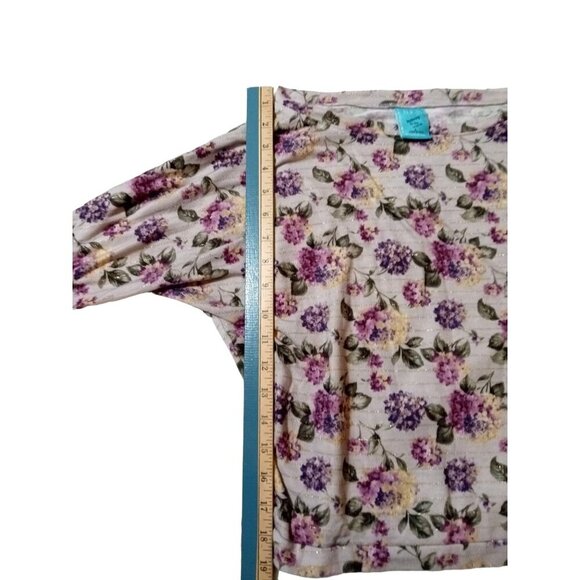 H.I.P Cute Floral Blouse Size Large with Gold thread throughout - Picture 3 of 7